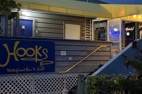 Hooks Waterfront Bar & Grill